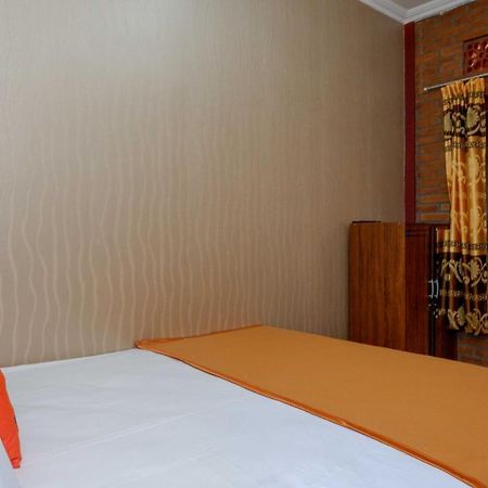 Albergue Koolkost Syariah Near Malioboro Area Yogyakarta Exterior foto