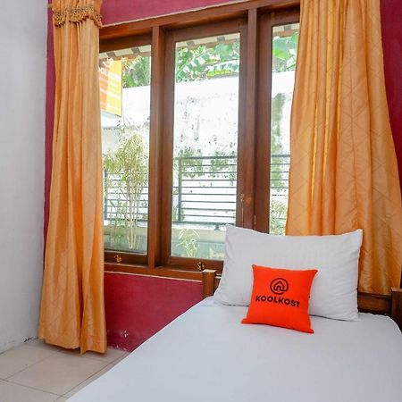 Albergue Koolkost Syariah Near Malioboro Area Yogyakarta Exterior foto