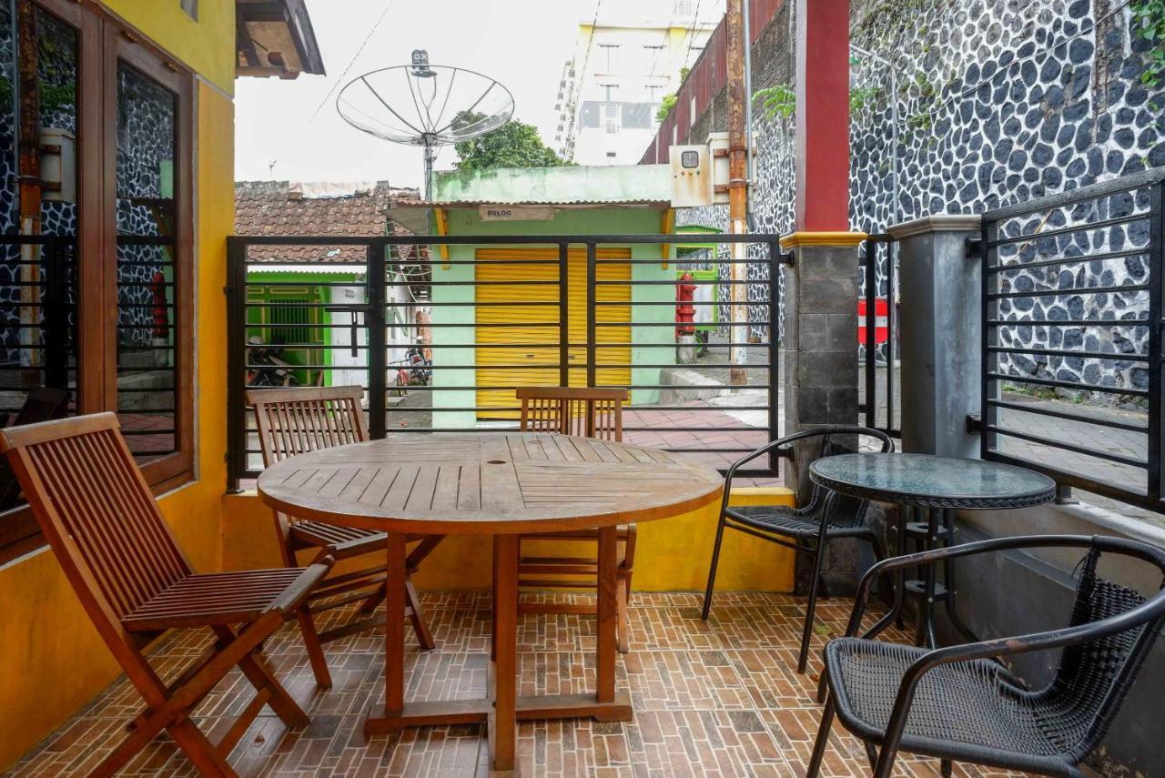 Albergue Koolkost Syariah Near Malioboro Area Yogyakarta Exterior foto