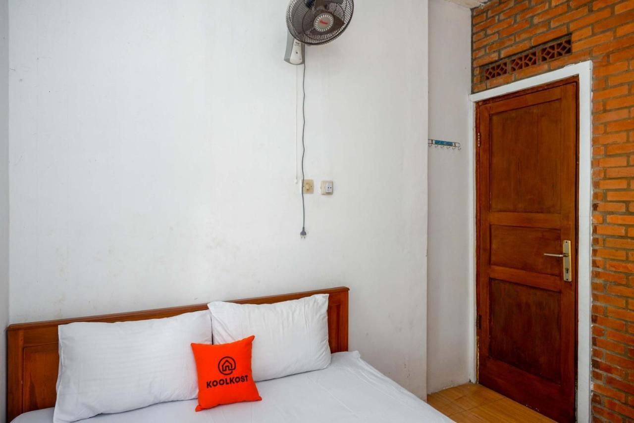 Albergue Koolkost Syariah Near Malioboro Area Yogyakarta Exterior foto
