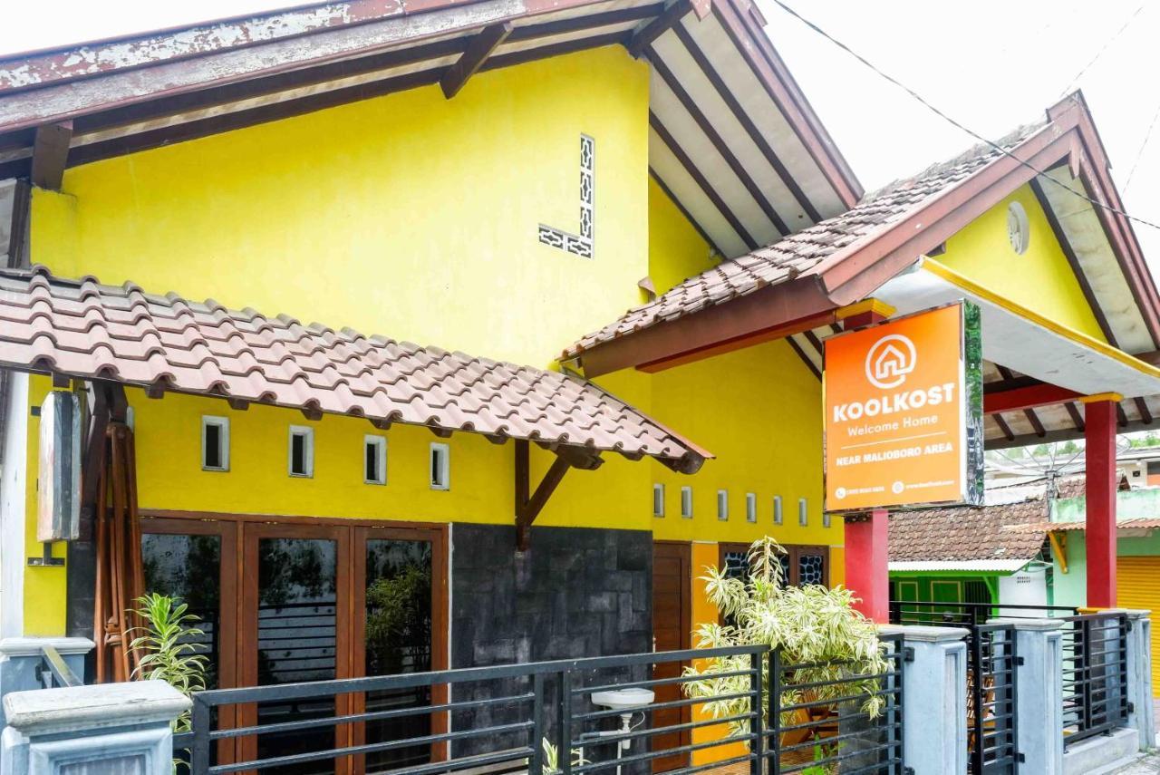 Albergue Koolkost Syariah Near Malioboro Area Yogyakarta Exterior foto