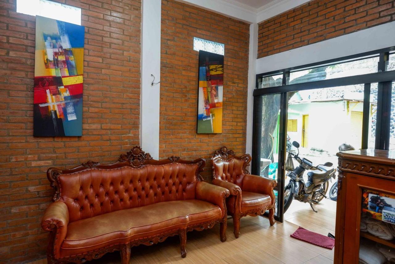 Albergue Koolkost Syariah Near Malioboro Area Yogyakarta Exterior foto
