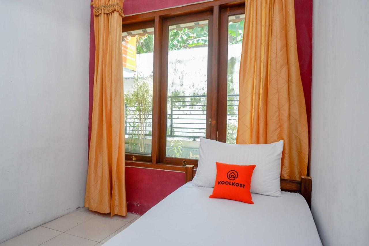 Albergue Koolkost Syariah Near Malioboro Area Yogyakarta Exterior foto
